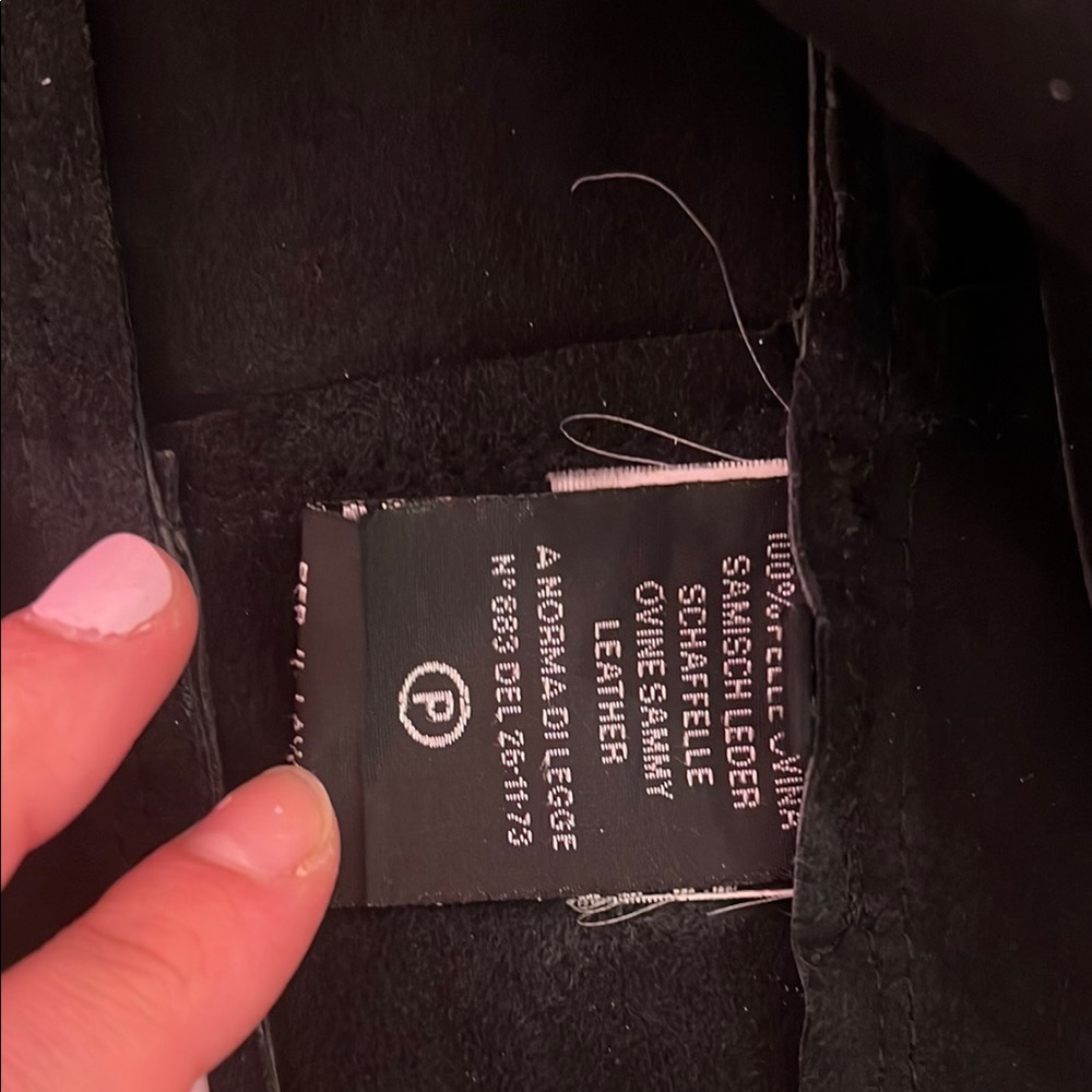 Zara Black Leather Jacket With Structured Fit - image 4